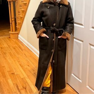 Italian Vintage Shearling Leather Coat – Long, Belted, European Style
